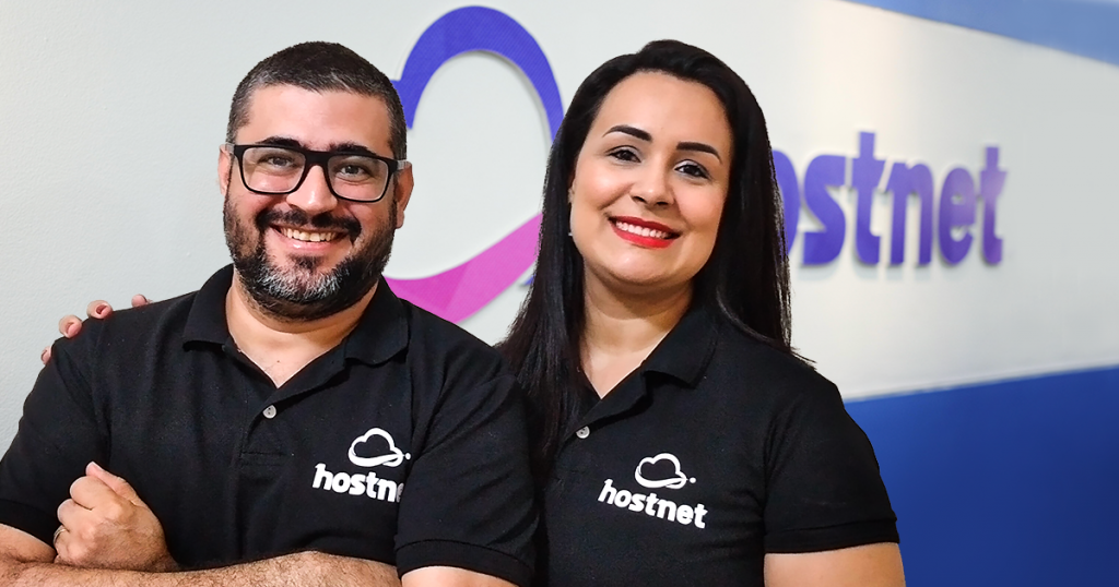 Jadir-Tosta-Priscila-Loureiro-Hostnet-Vitoria marketing digital vitória