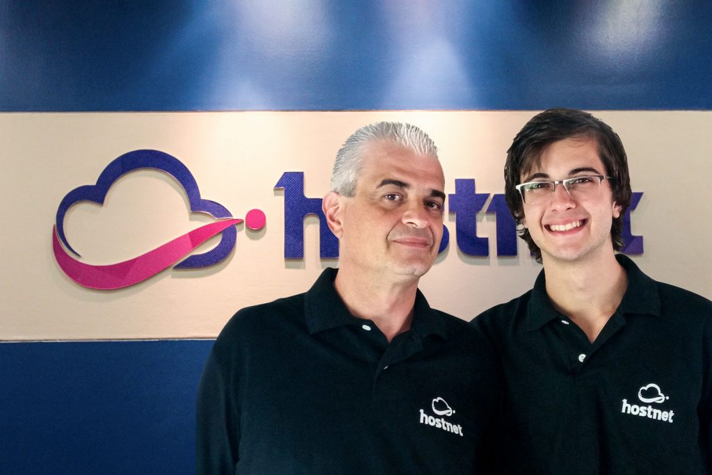 Paulo e Adrian Holzschuh franqueados hostnet botucatu sp